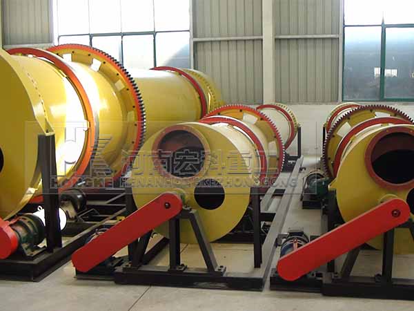 采取牛糞烘干機(jī)做原料生產(chǎn)有機(jī)肥成本小，質(zhì)量穩(wěn)定